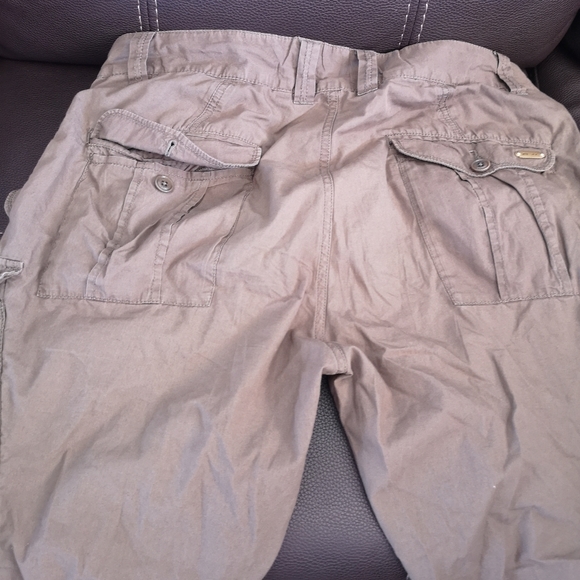 Shorts - Picture 3 of 3